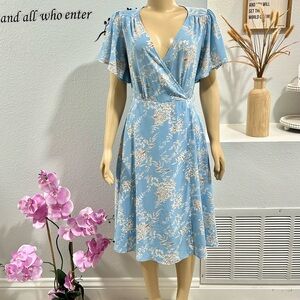 Lucy Paris Light Blue Floral Midi Dress Size XS Fit & Flare Short Sleeve